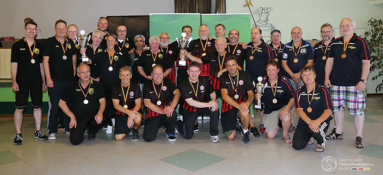 M 2018 07 14 Senioren BuLi 2018 Siegerehrung Teams Platz 1 3 a